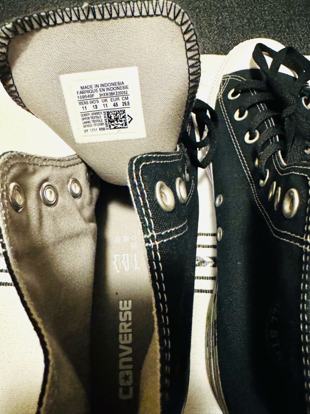 Converse Black High-tops size 11 - Picture 6 of 6